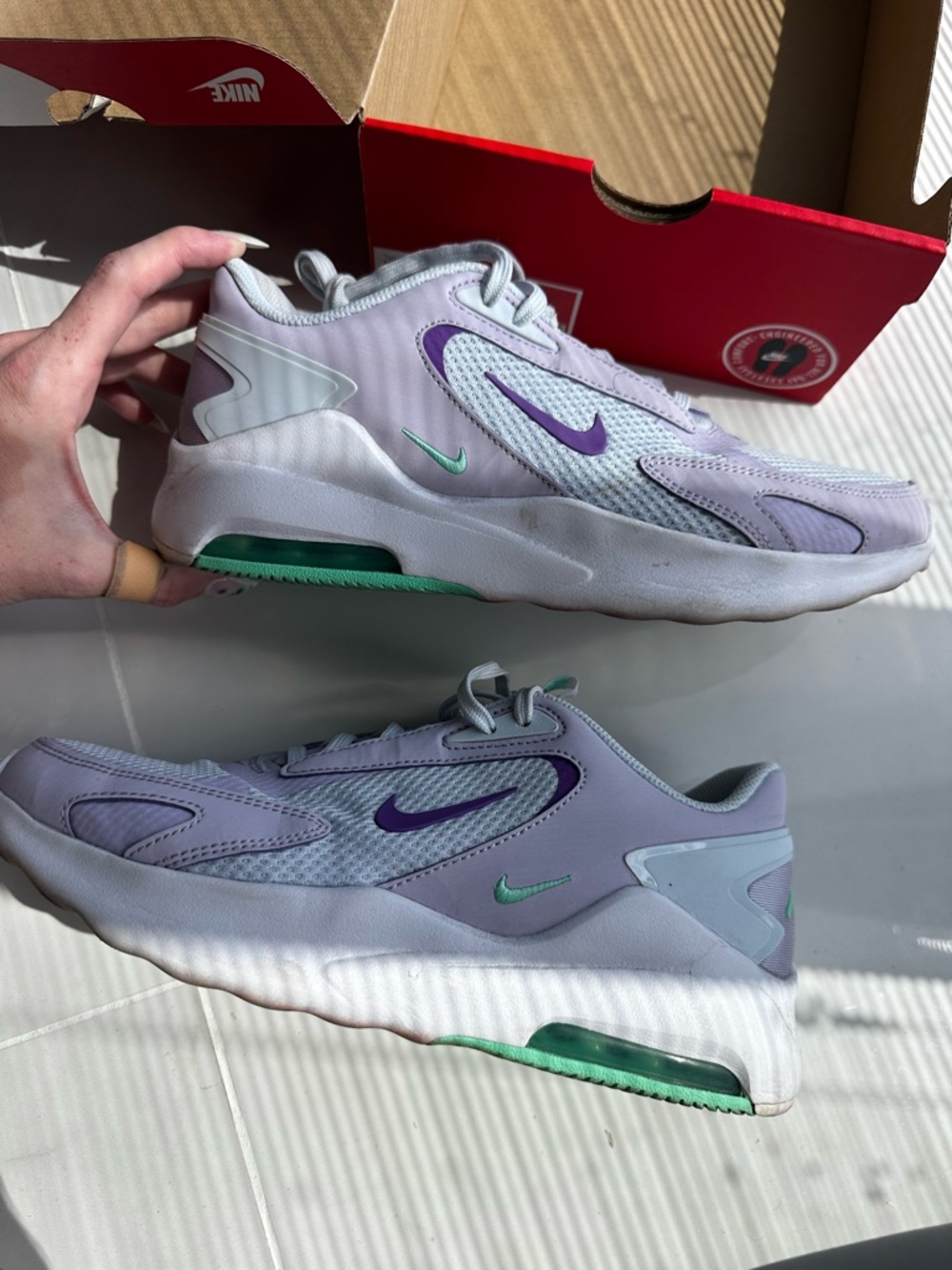 Nike Air Max Bolt Sneakers Women Size 9.5 Football Grey Wild Berry Light Purple - Picture 3 of 8